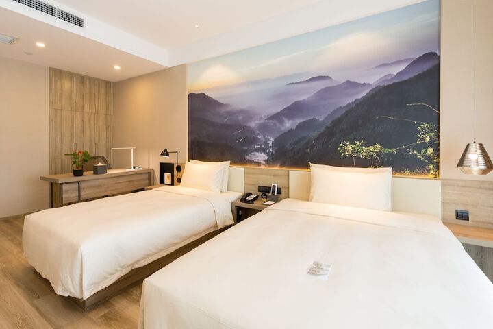Room 12 of 39