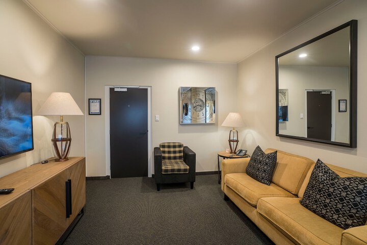 Room 13 of 35