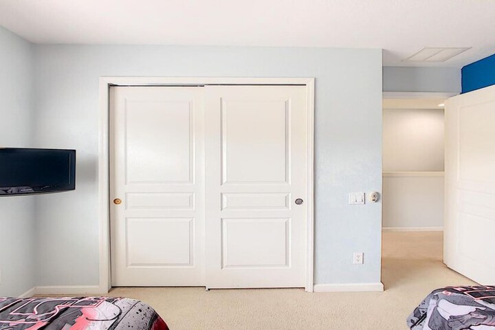 Room 260 of 710
