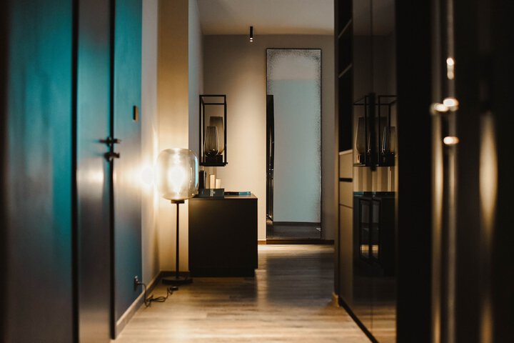 Room 15 of 102