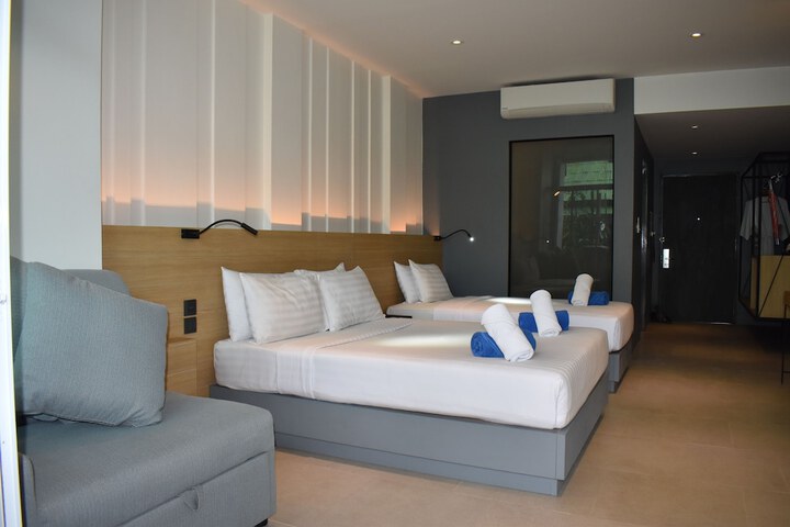 Room 27 of 151