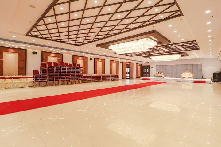 Ballroom/Hall 36 of 37