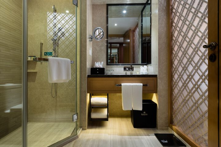 Room 16 of 31