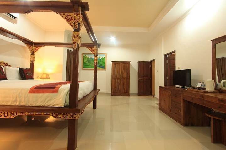 Room 5 of 213