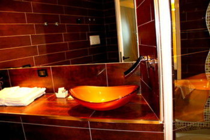 Room 21 of 191