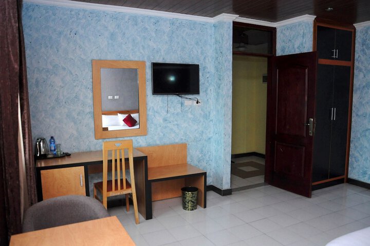 Room 27 of 56