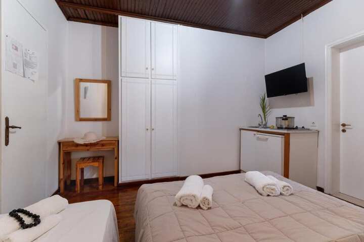 Room 16 of 16