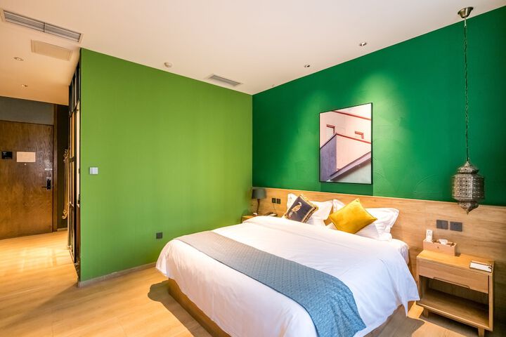 Room 3 of 21
