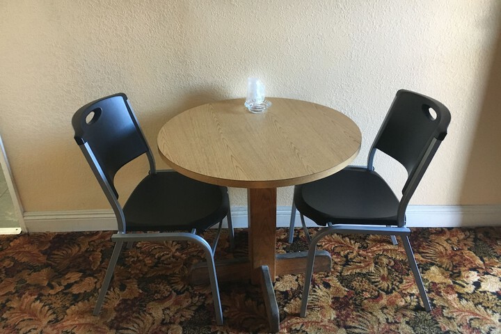 1 Queen Bed (3 of 14)