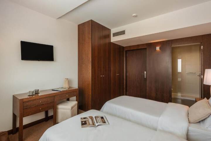 Room 4 of 67