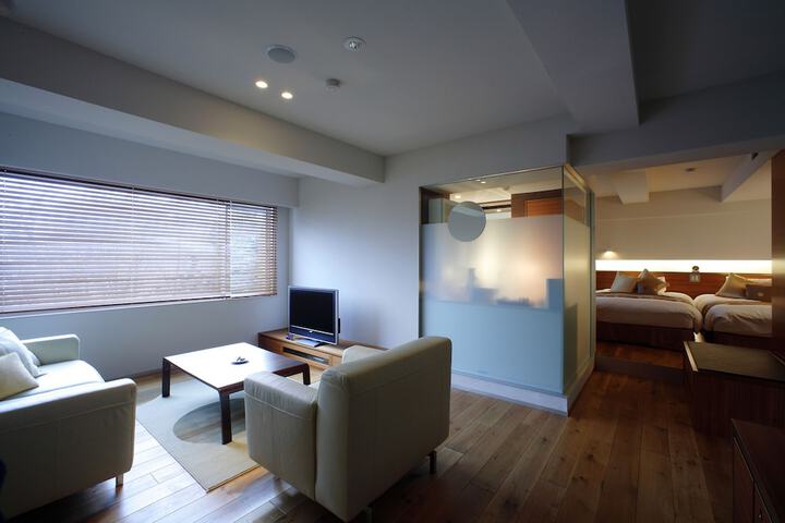 Room 9 of 62