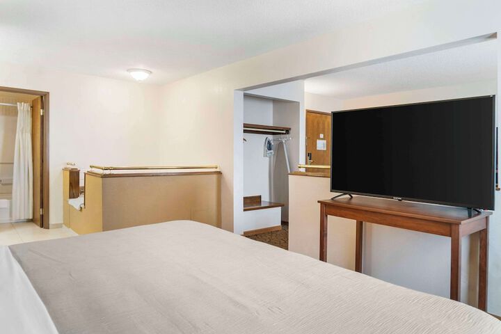 Room 22 of 34
