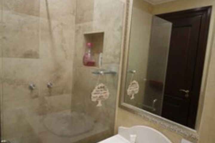 Room 2 of 27
