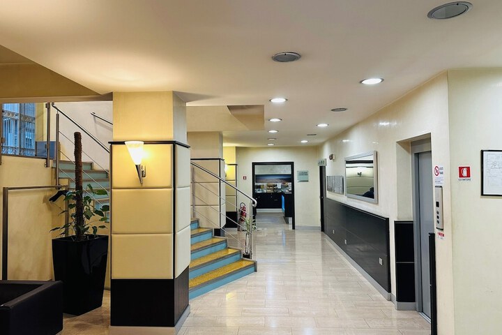 Entrance & Lobby