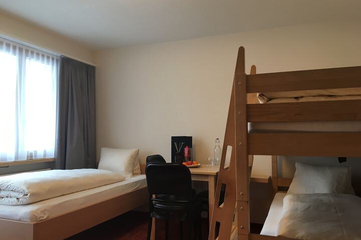 Room 15 of 83