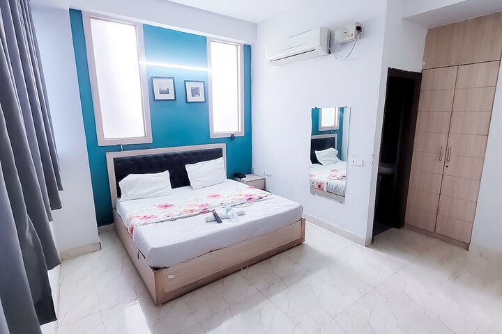 Room 4 of 18