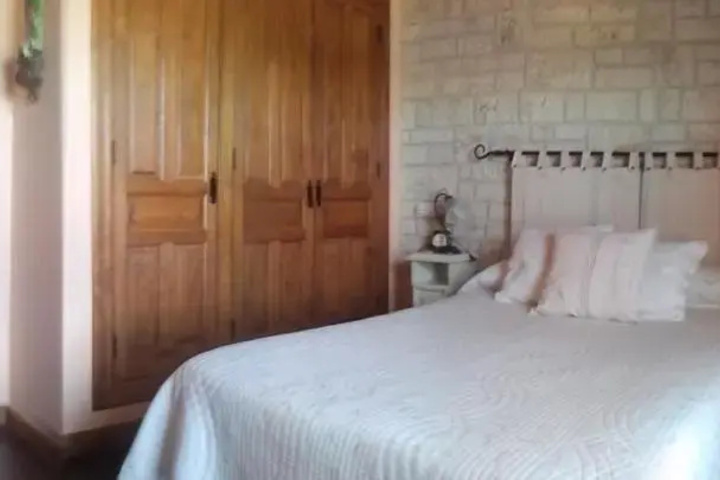 Room 4 of 12
