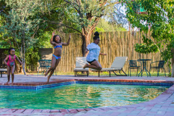 Pool 21 of 26