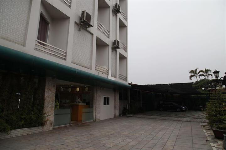 Photo 9