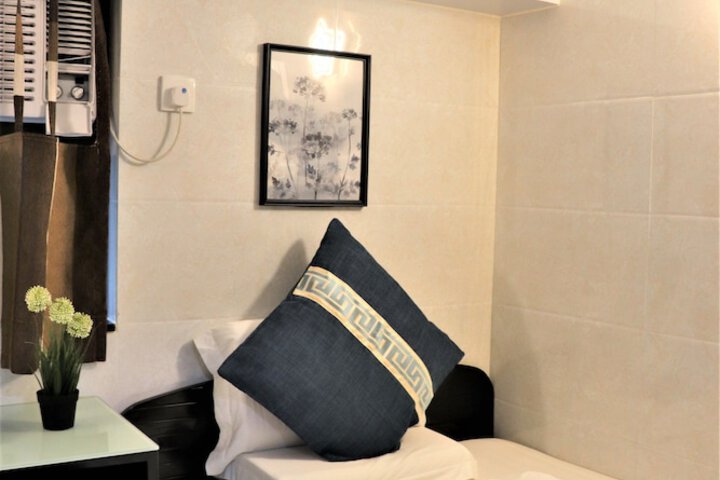 Room 14 of 39