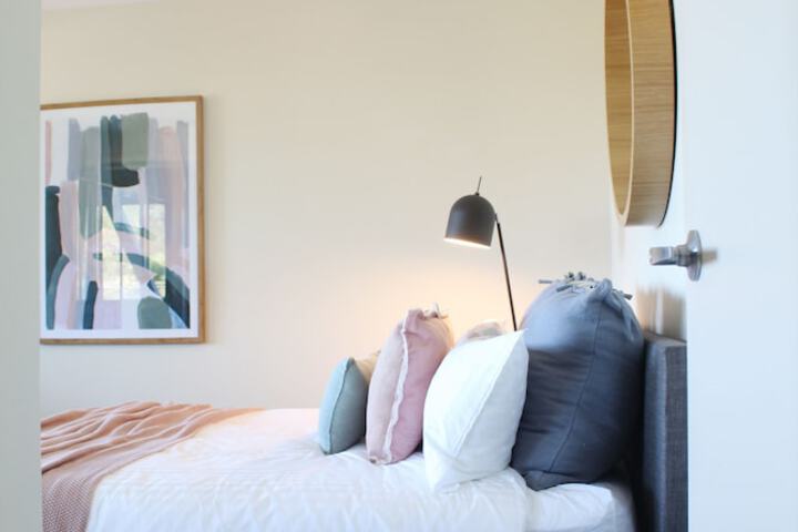 Room 4 of 20