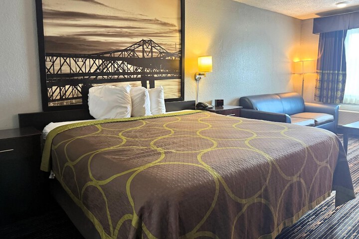 Room 34 of 44
