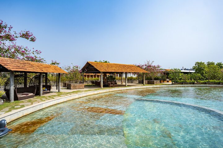 Pool 18 of 45