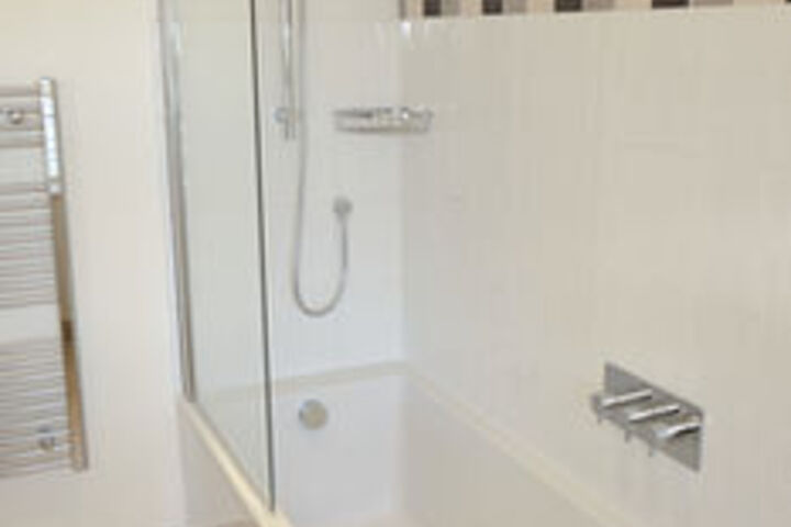 Deep Soaking Bathtub