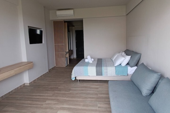 Room 6 of 46
