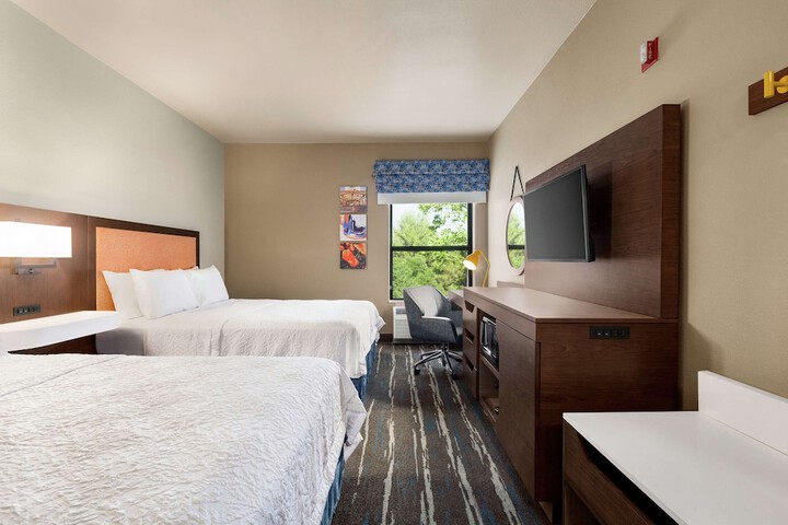 Room 12 of 27