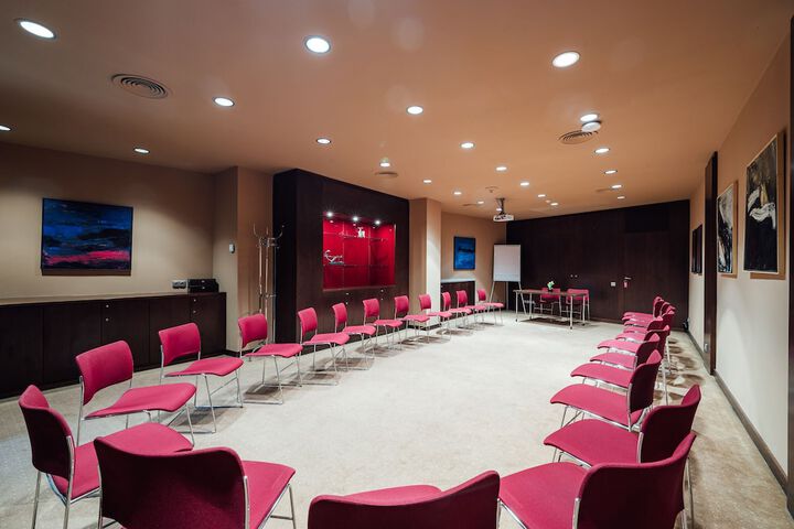 Business Center 144 of 156