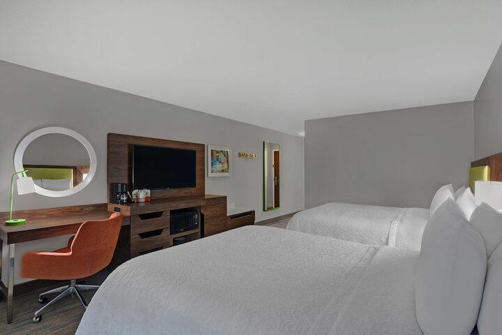 2 Queen Beds (9 of 9)