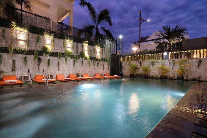 Pool 57 of 84