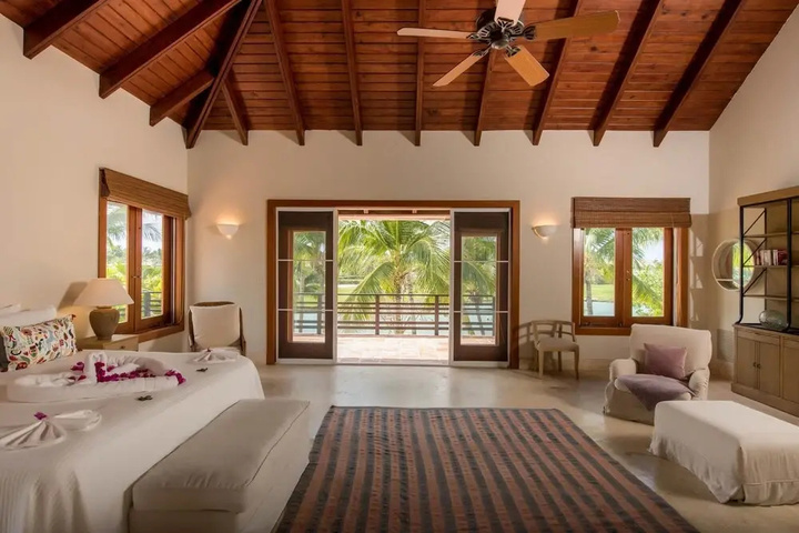 Photo of Lake Front Villa With Open Design in Luxury Resort