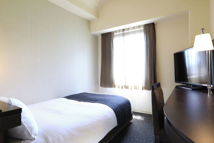Room 10 of 42