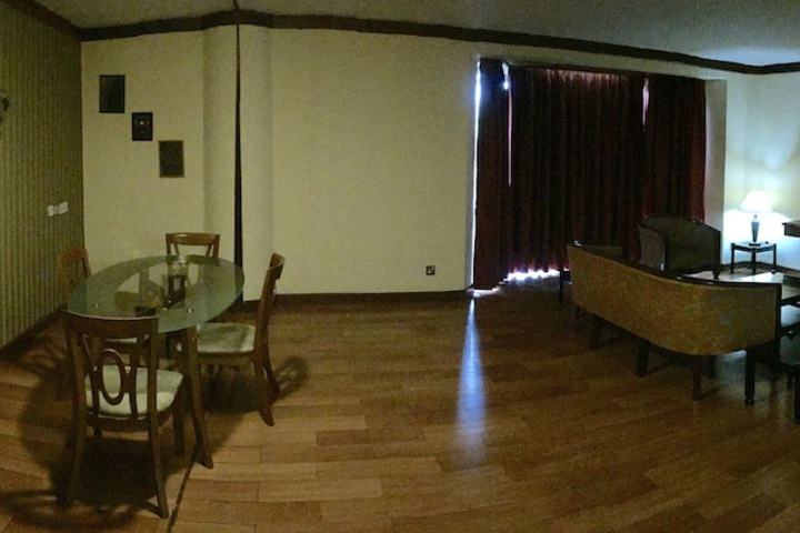 Room 25 of 48