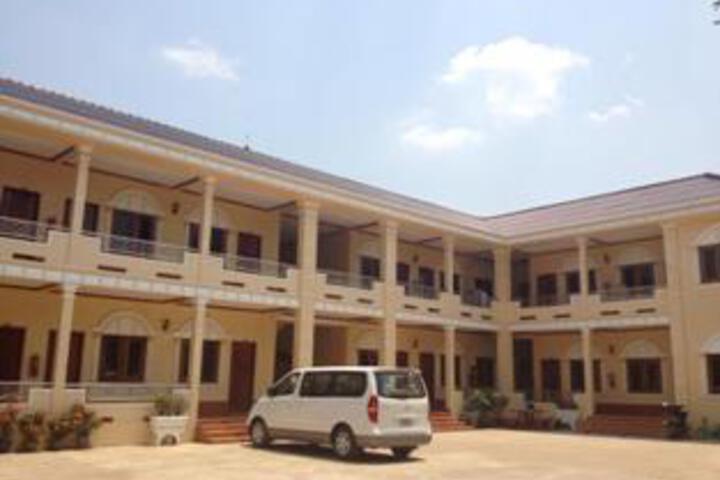 Hotel 3 of 5