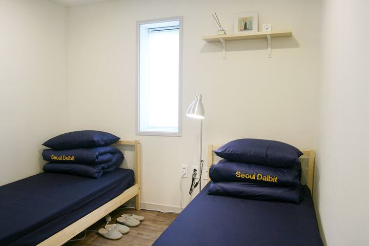 Room 6 of 101