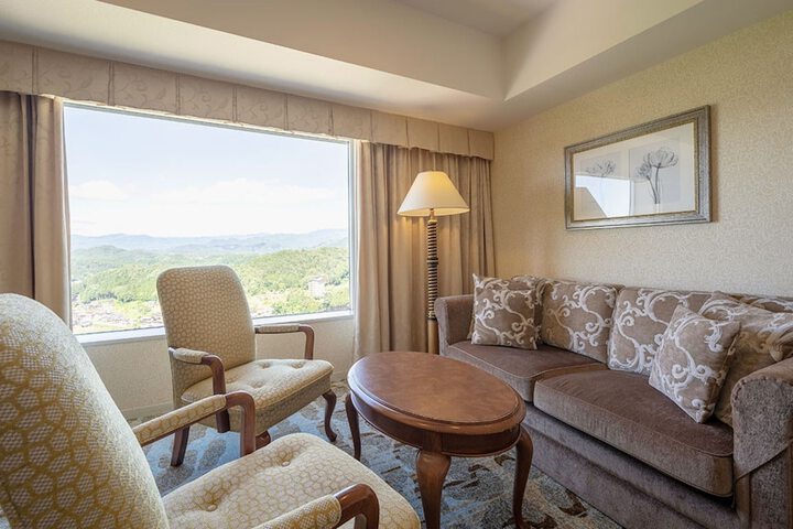 Room 9 of 203