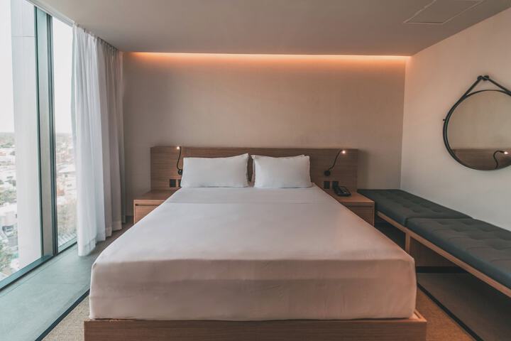 Room 44 of 335