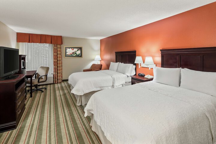 2 Double Beds (11 of 16)