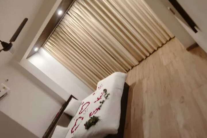 Room 12 of 15