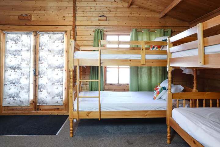 Room 9 of 100
