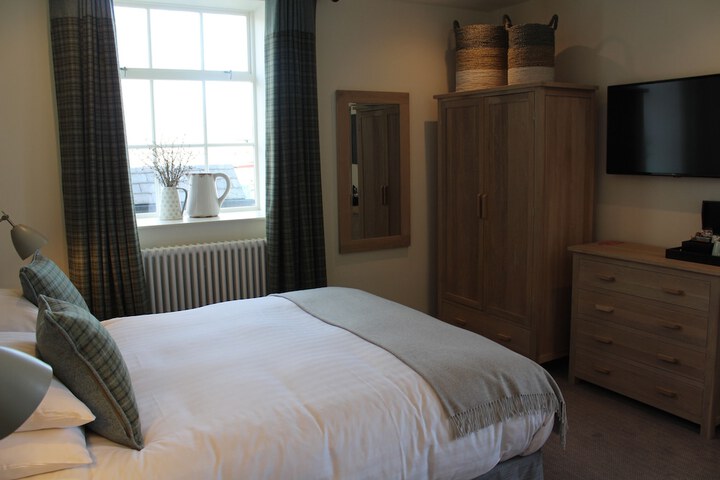Room 17 of 34