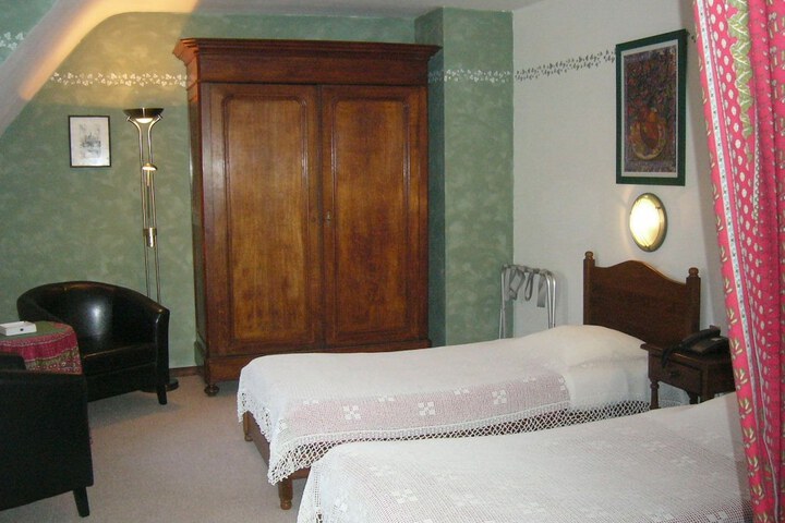Room 17 of 18