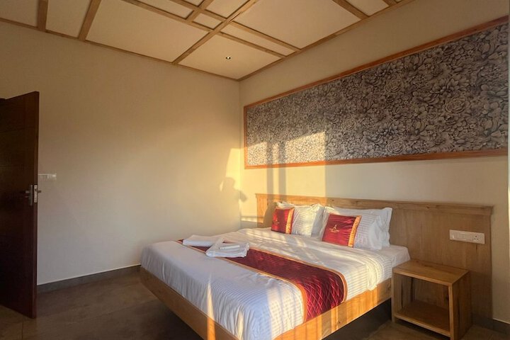 Room 4 of 36