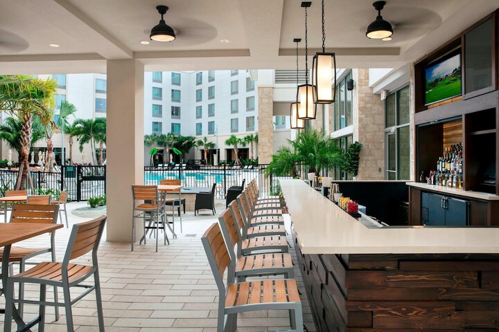 Poolside bar