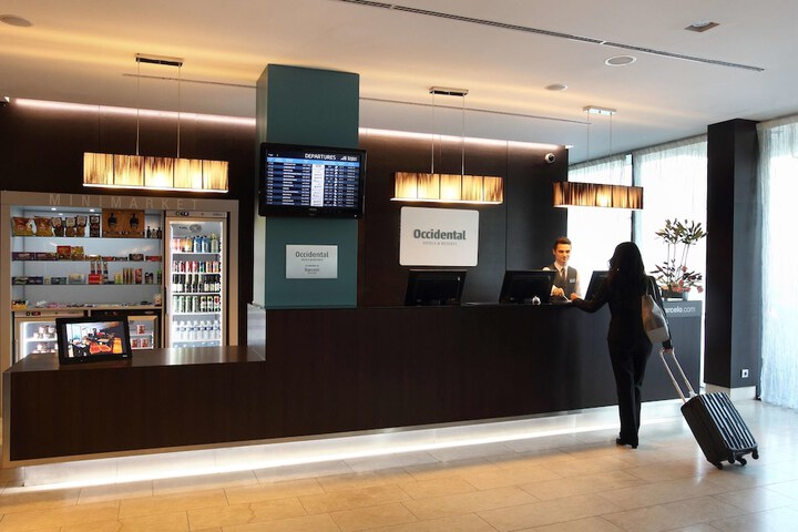 Entrance & Lobby