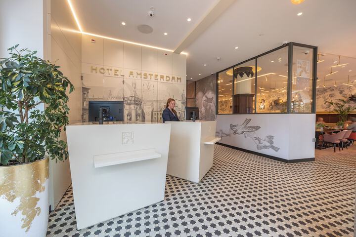 Entrance & Lobby