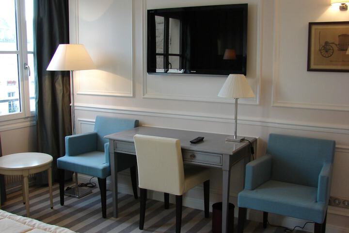 Room 62 of 80